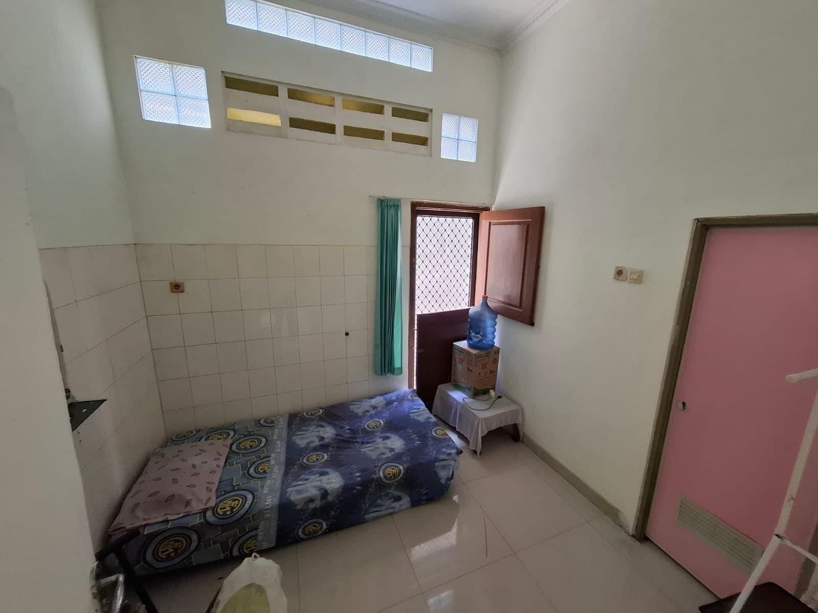 Foto Non-AC Kamar Mandi Dalam